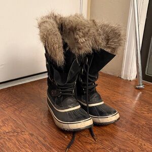Sorel Black Winter Boots with Fur